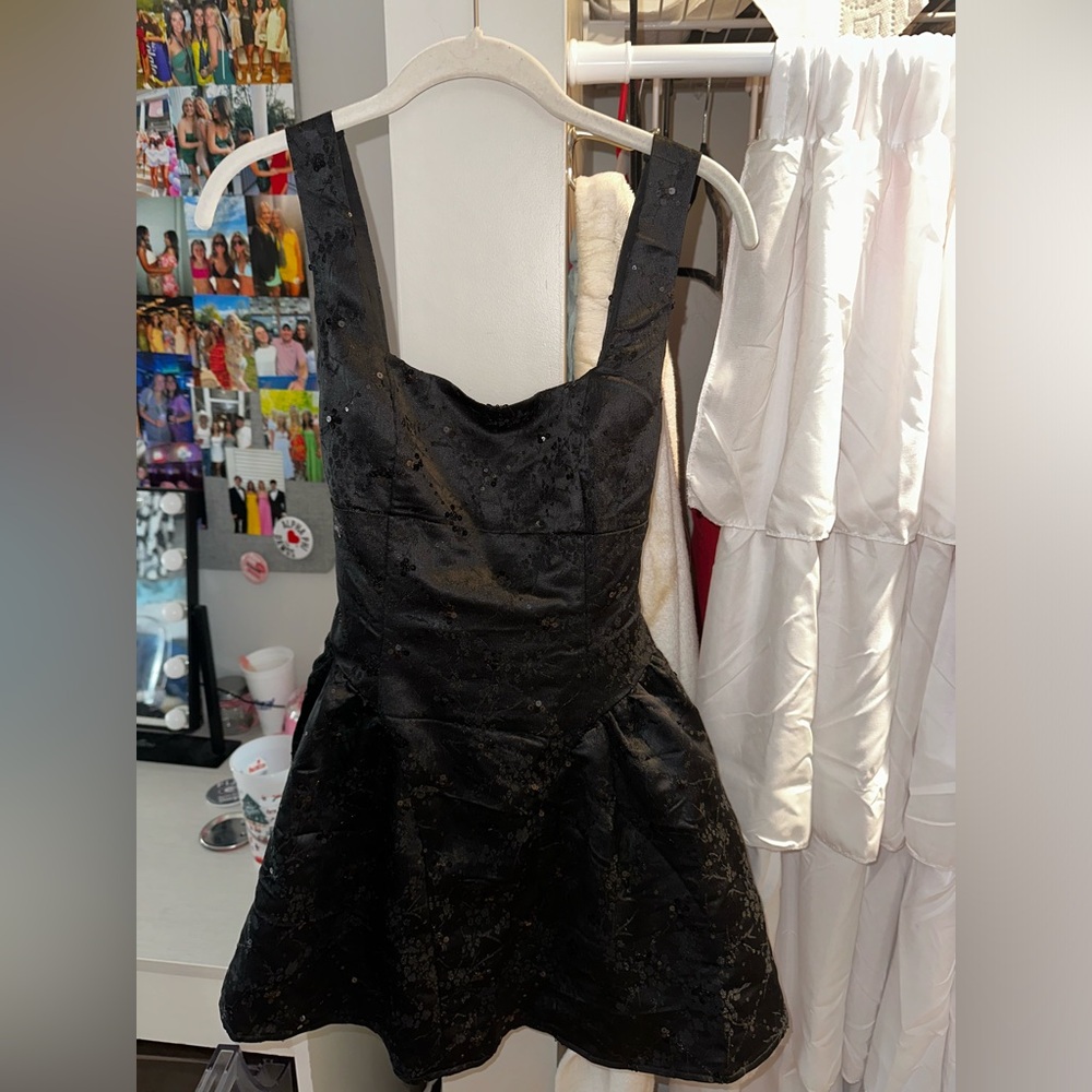 Black Windsor dress! Size small and new with tag!